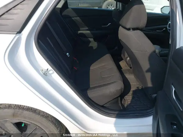 KMHLM4AJ5MU005558 2021 HYUNDAI ELANTRA - Image 8