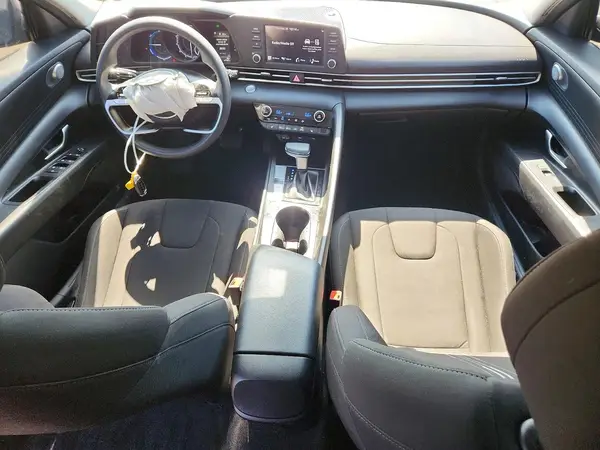 KMHLM4AJ5NU015122 2022 HYUNDAI ELANTRA - Image 8