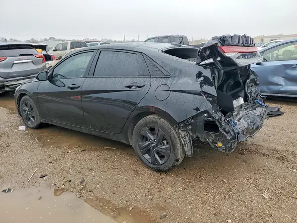 KMHLM4AJ5NU021325 2022 HYUNDAI ELANTRA - Image 2