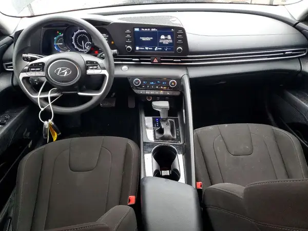 KMHLM4AJ5NU021325 2022 HYUNDAI ELANTRA - Image 8
