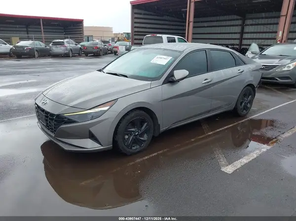 KMHLM4AJ5NU031787 2022 HYUNDAI ELANTRA - Image 2