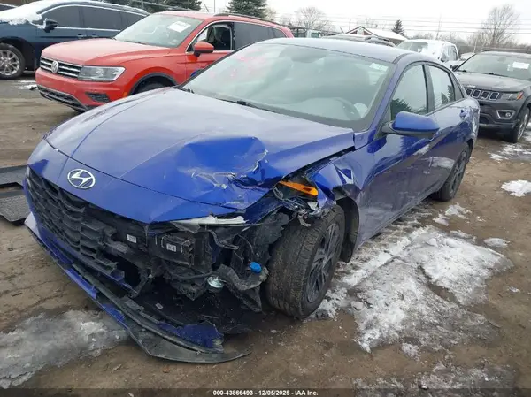 KMHLM4AJ5PU039682 2023 HYUNDAI ELANTRA - Image 2