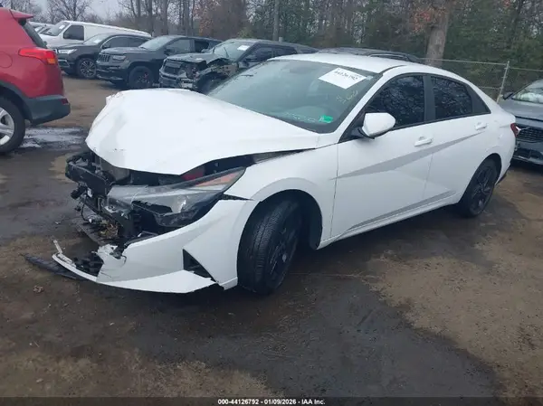KMHLM4AJ5PU040136 2023 HYUNDAI ELANTRA - Image 2