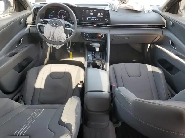 KMHLM4AJ5PU043215 2023 HYUNDAI ELANTRA - Image 8