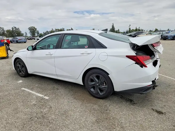 KMHLM4AJ5PU045076 2023 HYUNDAI ELANTRA - Image 2