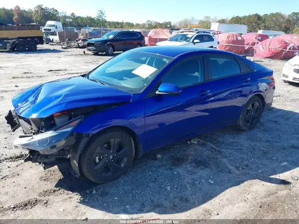 KMHLM4AJ5PU045806 2023 HYUNDAI ELANTRA - Image 2