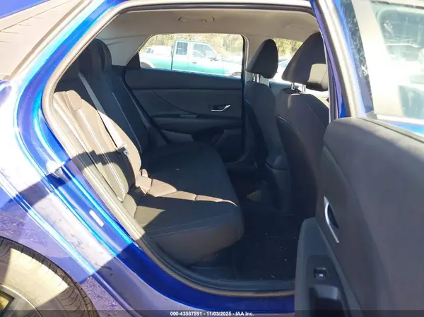 KMHLM4AJ5PU045806 2023 HYUNDAI ELANTRA - Image 8