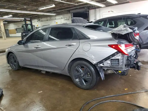 KMHLM4AJ5PU047443 2023 HYUNDAI ELANTRA - Image 2
