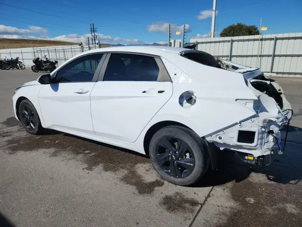 KMHLM4AJ5PU054781 2023 HYUNDAI ELANTRA - Image 2