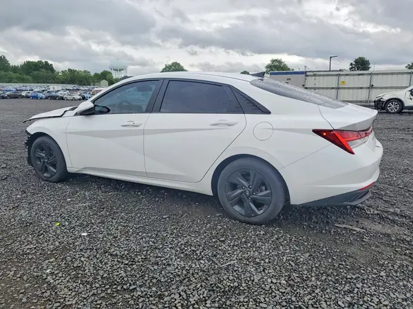 KMHLM4AJ5PU055168 2023 HYUNDAI ELANTRA - Image 2