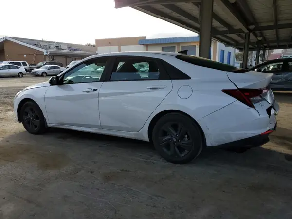 KMHLM4AJ5PU059740 2023 HYUNDAI ELANTRA - Image 2