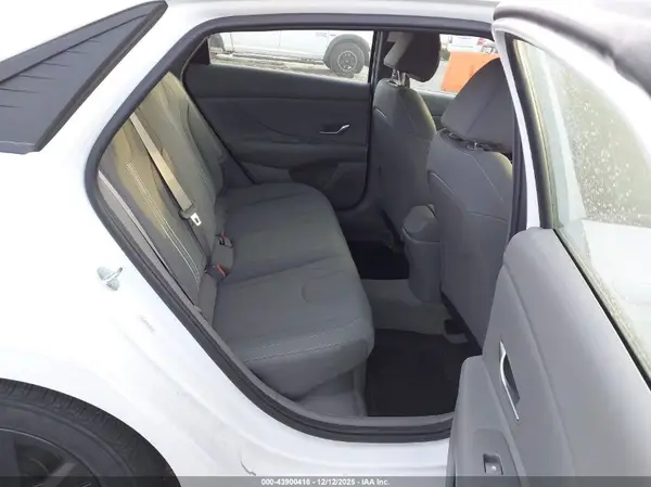 KMHLM4AJ5PU079759 2023 HYUNDAI ELANTRA - Image 8