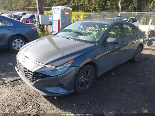 KMHLM4AJ5PU082807 2023 HYUNDAI ELANTRA - Image 2