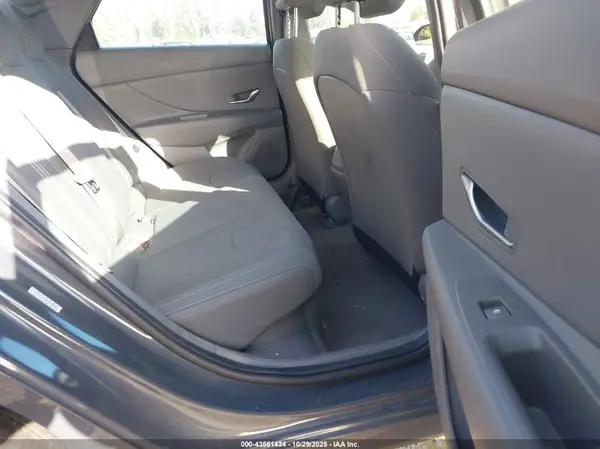 KMHLM4AJ5PU082807 2023 HYUNDAI ELANTRA - Image 8