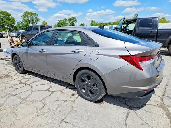 KMHLM4AJ6MU006895 2021 HYUNDAI ELANTRA - Image 2
