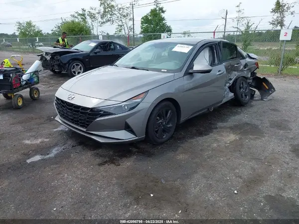 KMHLM4AJ6MU007173 2021 HYUNDAI ELANTRA - Image 2