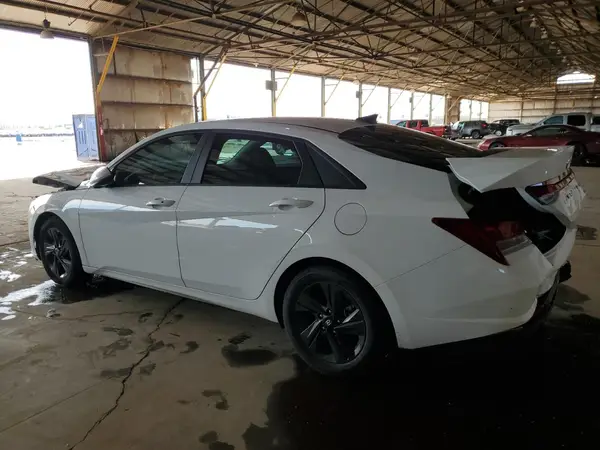 KMHLM4AJ6MU010381 2021 HYUNDAI ELANTRA - Image 2