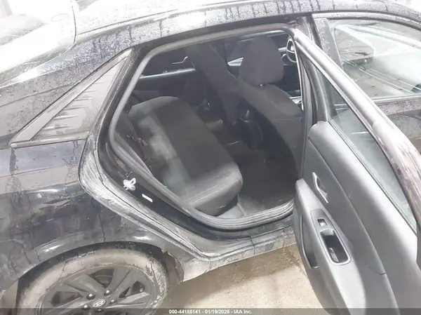 KMHLM4AJ6NU017669 2022 HYUNDAI ELANTRA - Image 8