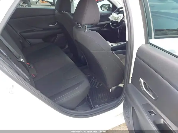 KMHLM4AJ6NU021267 2022 HYUNDAI ELANTRA - Image 8
