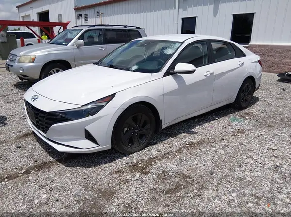 KMHLM4AJ6NU023584 2022 HYUNDAI ELANTRA - Image 2