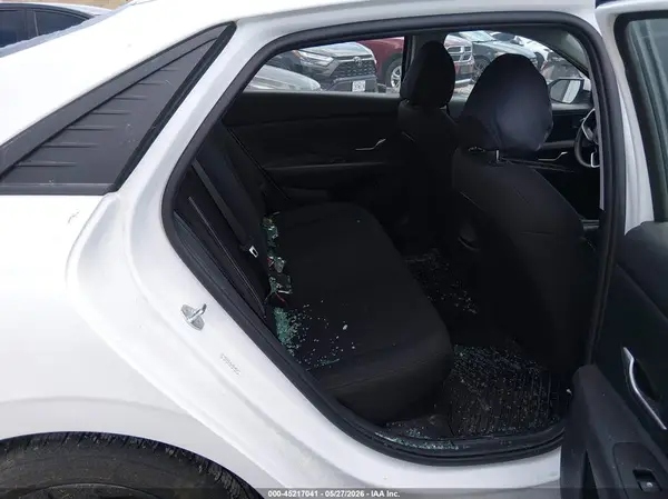 KMHLM4AJ6NU023584 2022 HYUNDAI ELANTRA - Image 8
