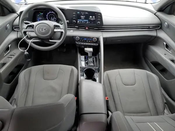 KMHLM4AJ6NU027361 2022 HYUNDAI ELANTRA - Image 8