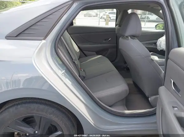 KMHLM4AJ6PU033809 2023 HYUNDAI ELANTRA - Image 8