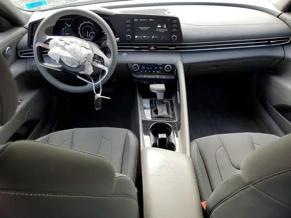 KMHLM4AJ6PU040033 2023 HYUNDAI ELANTRA - Image 8
