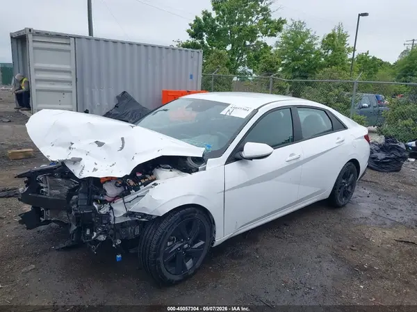 KMHLM4AJ6PU043126 2023 HYUNDAI ELANTRA - Image 2