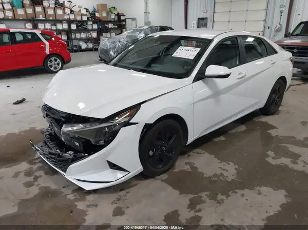 KMHLM4AJ6PU063120 2023 HYUNDAI ELANTRA - Image 2