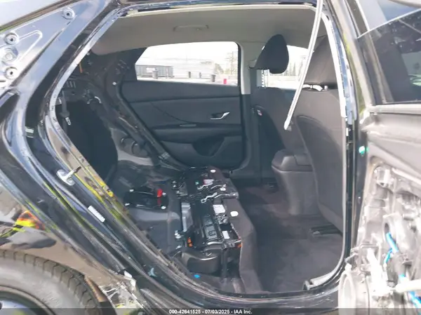 KMHLM4AJ6PU086719 2023 HYUNDAI ELANTRA - Image 8