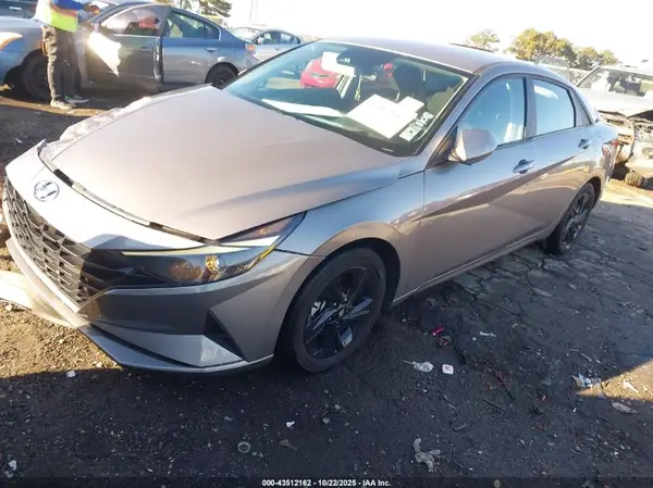 KMHLM4AJ6PU089510 2023 HYUNDAI ELANTRA - Image 2