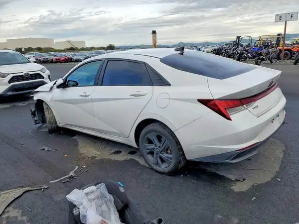 KMHLM4AJ7MU006520 2021 HYUNDAI ELANTRA - Image 2