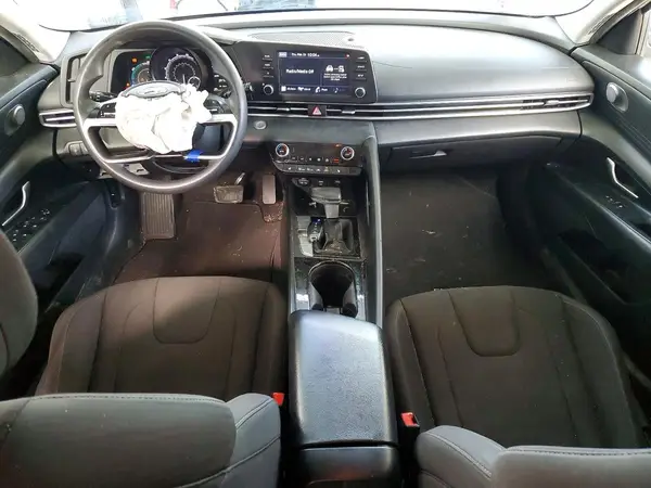 KMHLM4AJ7MU006520 2021 HYUNDAI ELANTRA - Image 8
