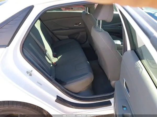 KMHLM4AJ7MU012642 2021 HYUNDAI ELANTRA - Image 8
