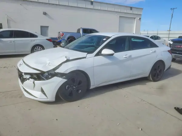 KMHLM4AJ7NU013775 2022 HYUNDAI ELANTRA - Image 1