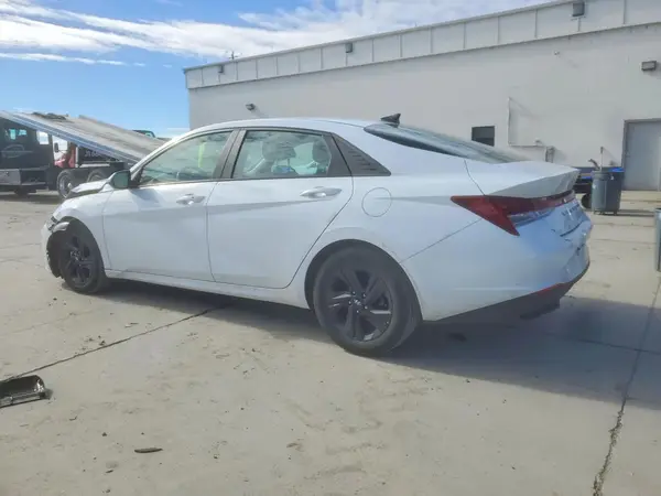KMHLM4AJ7NU013775 2022 HYUNDAI ELANTRA - Image 2