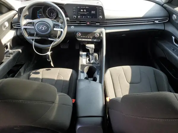 KMHLM4AJ7NU022735 2022 HYUNDAI ELANTRA - Image 8