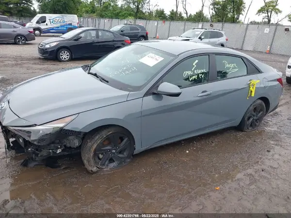 KMHLM4AJ7NU023884 2022 HYUNDAI ELANTRA - Image 2