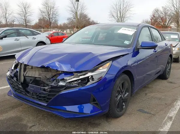 KMHLM4AJ7NU031533 2022 HYUNDAI ELANTRA - Image 2