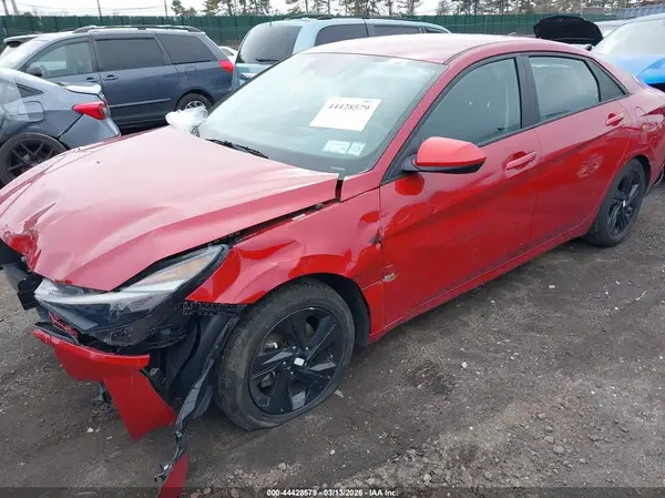KMHLM4AJ7NU031922 2022 HYUNDAI ELANTRA - Image 2
