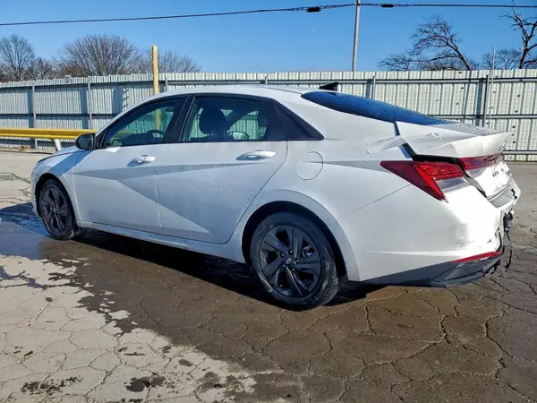 KMHLM4AJ7PU034113 2023 HYUNDAI ELANTRA - Image 2