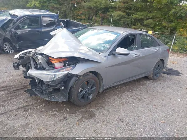 KMHLM4AJ7PU040042 2023 HYUNDAI ELANTRA - Image 2