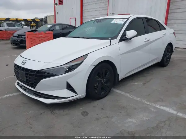KMHLM4AJ7PU047007 2023 HYUNDAI ELANTRA - Image 2