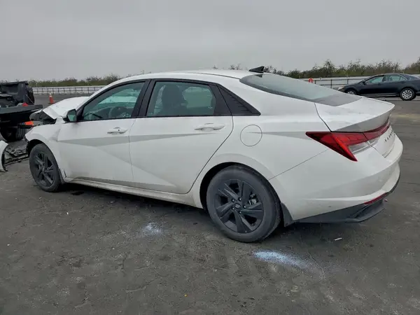 KMHLM4AJ7PU059223 2023 HYUNDAI ELANTRA - Image 2
