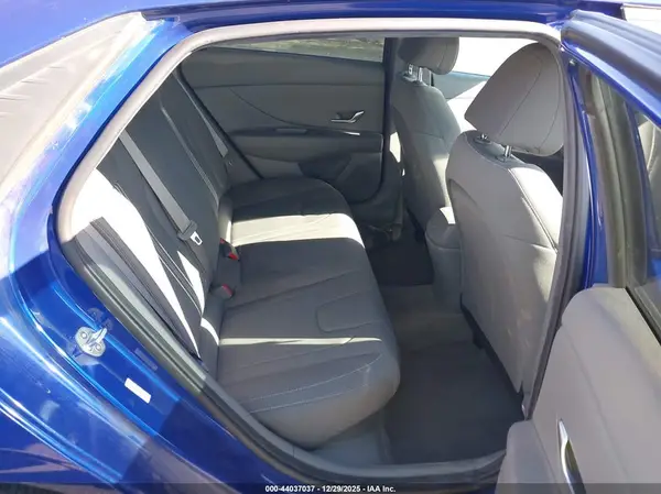KMHLM4AJ7PU059402 2023 HYUNDAI ELANTRA - Image 8