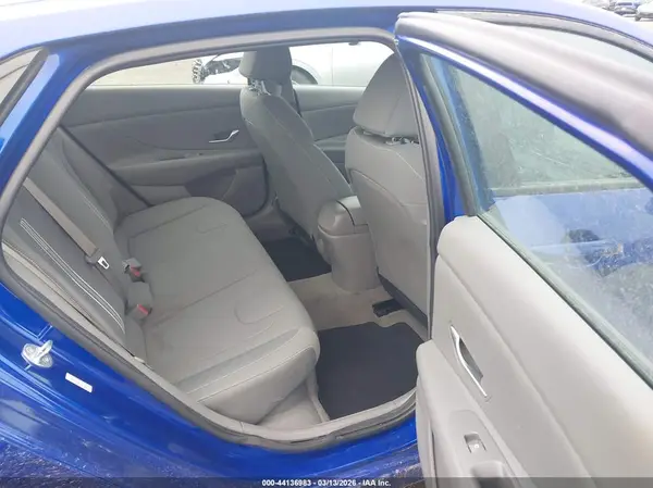 KMHLM4AJ7PU070433 2023 HYUNDAI ELANTRA - Image 8