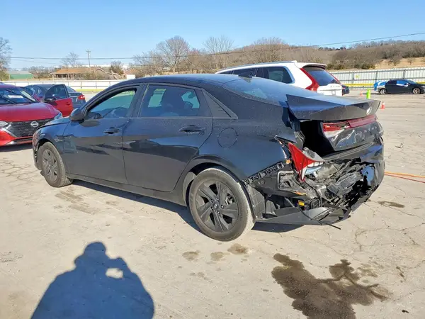 KMHLM4AJ7PU070979 2023 HYUNDAI ELANTRA - Image 2