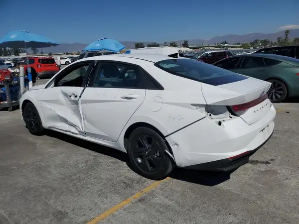 KMHLM4AJ7PU075325 2023 HYUNDAI ELANTRA - Image 2