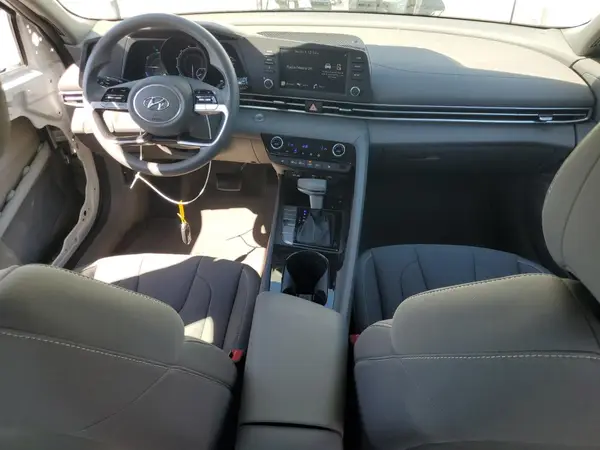 KMHLM4AJ7PU075325 2023 HYUNDAI ELANTRA - Image 8